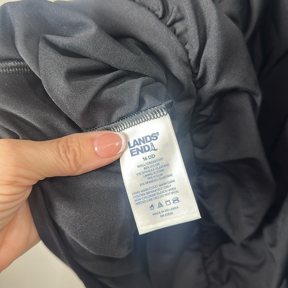 Lands’ End Black Tankini Swim Top size 16 DD. NWT. - Picture 6 of 8